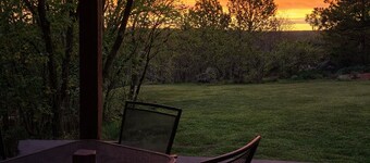 Private Suite w/ Trailhead Access, Cozy Patio, Great Views & Mountain Wildlife