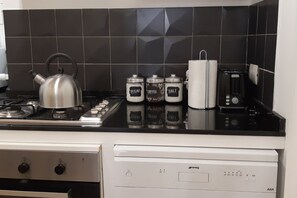Fridge, microwave, dishwasher - Spacious apartment in the heart of Trastevere (Rome)