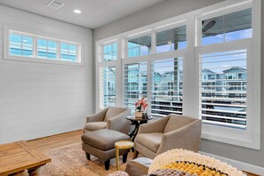 Interior - Lake Days & Pool Waves: Lakefront w/ Private Pool (Kingsland)