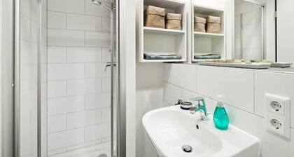 Cozy Furnished Room in Baden with Easy Transport Access