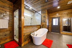 Shower, hair dryer, towels, shampoo - Pond Lily Creek - spacious couples cabin - hot tub (Broken Bow)