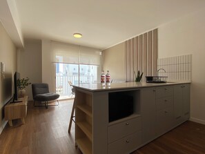 Lägenhet (708 B) | Vardagsrum | 43-tums smart-tv med digitalkanaler och golvvärme