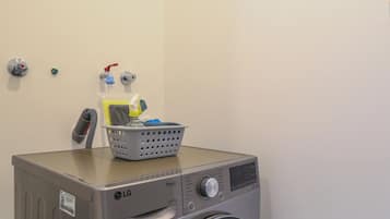 Exclusive Apartment | Laundry