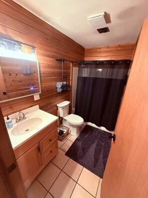Bathroom - Miller Mountain Cabin (Cooke City)