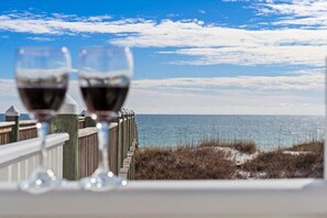 Property grounds - Luxury Beachfront House w/pool on Private Beach (Gulf Shores)
