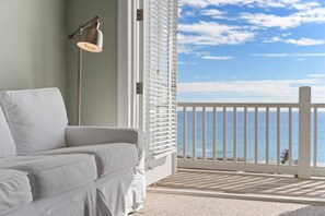 Property grounds - Luxury Beachfront House w/pool on Private Beach (Gulf Shores)