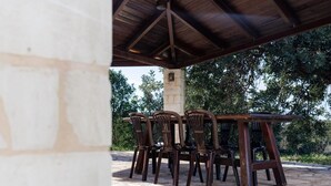 Outdoor dining - Private Villa w/ Pool & Garden - 15min from Almyrida Beach (Almyrida)