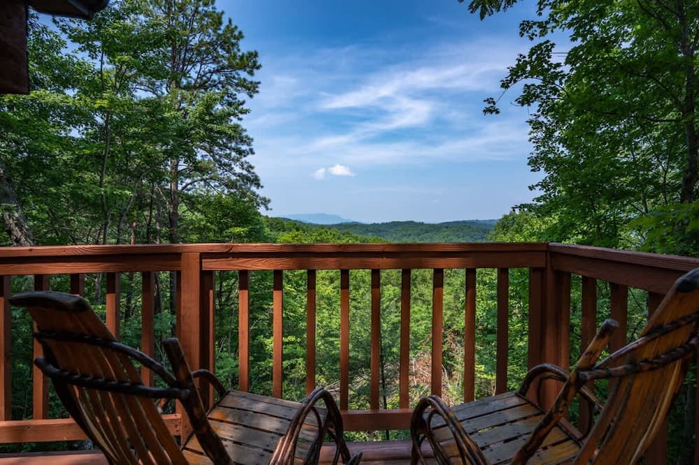 Cute Studio Cabin Views Private Hot Tub Relax
