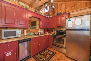 Suite - View Cozy Private Fireplace Hot Tub (Sevierville)