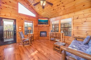 Room - Secluded Cabin Near Smoky Mountains Hot Tub Honeymoon (Sevierville)