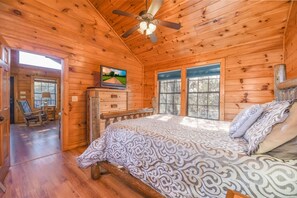 Room - Secluded Cabin Near Smoky Mountains Hot Tub Honeymoon (Sevierville)