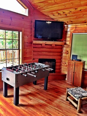 Room - Secluded Cabin Near Smoky Mountains Hot Tub Honeymoon (Sevierville)