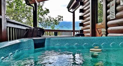 Gorgeous View Cabin Hot Tub Privacy Fireplace Pool Fishing Access