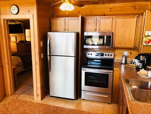 Room - Gorgeous View Cabin Hot Tub Privacy Fireplace Pool Fishing Access (Sevierville)