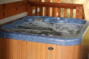 Suite | 1 bedroom, Internet - View Private Hot Tub Pool Table Fireplace Relax (Sevierville)