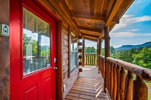 Suite | 1 bedroom, Internet - View Location 2 Fireplaces Hot Tub Honeymoon (Sevierville)
