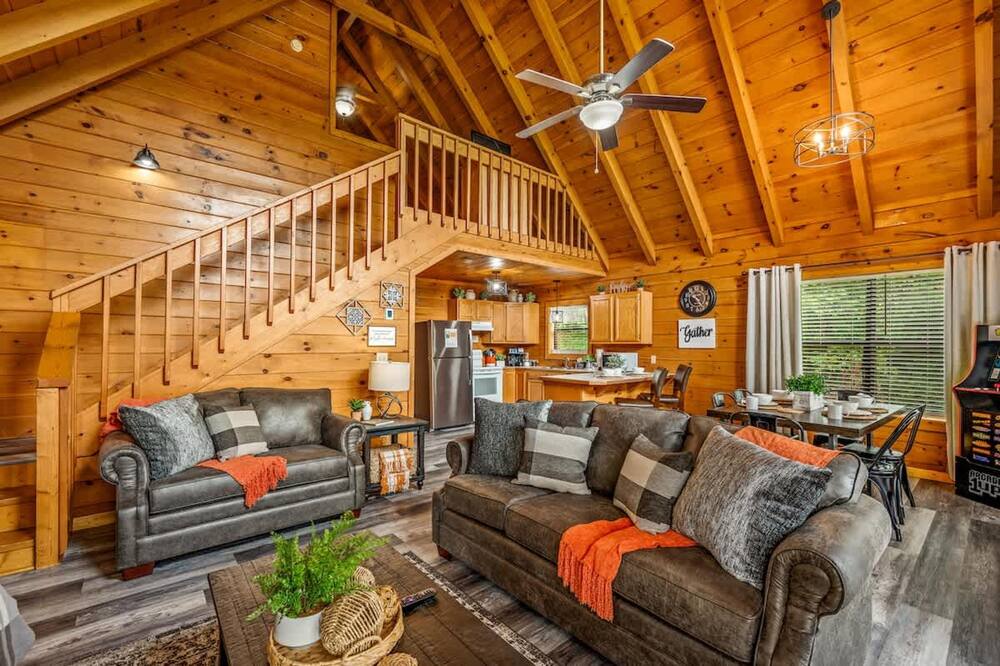 View-location-hot Tub-2 Fireplaces-jacuzzi-arcade