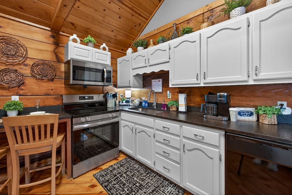 Hot Tub Location Cozy Studio Log Cabin Fireplace
