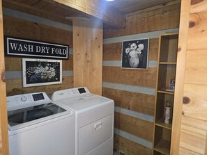 Suite - Hot Tub Arcade Fireplace Honeymoon Hiking Fun (Sevierville)