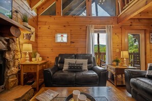 Suite - Nice View Log Cabin Fireplace Hot Tub Pool Table (Sevierville)