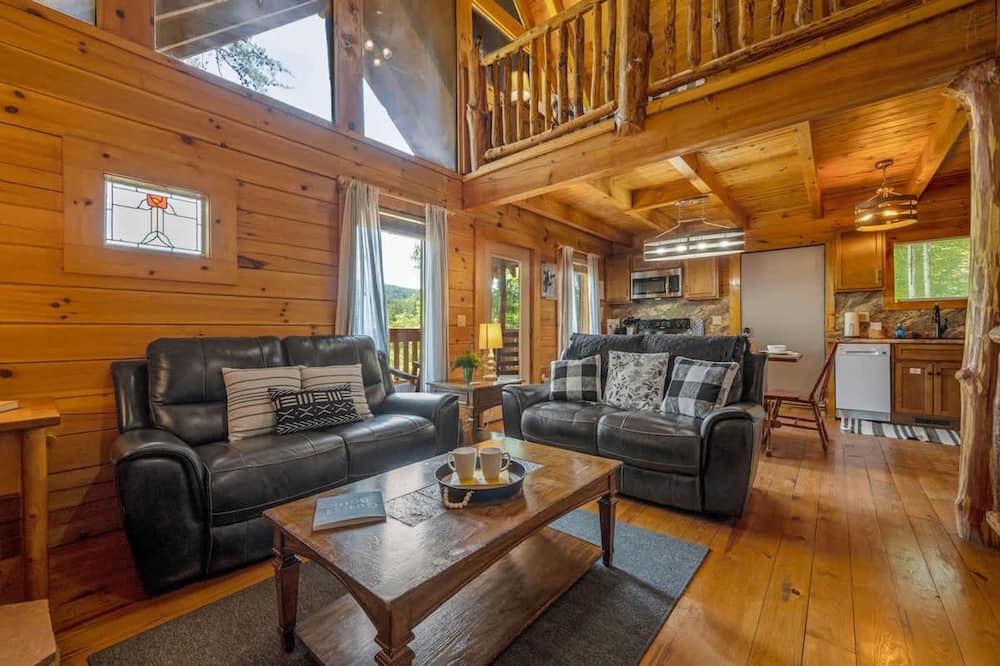Nice View Log Cabin Fireplace Hot Tub Pool Table