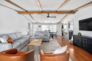 Living area - Lakescape on Lake Murray w/Private Dock- Leesville (Leesville)