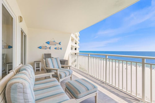 Admirals Quarters 806- Luxury Beachfront 8th fl