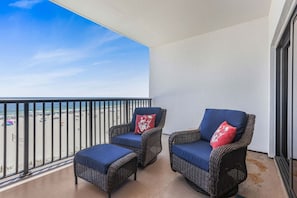 Exterior - Palms 514- Beachfront Condo 2 2 5th Floor Beach Front Sleeps 8 (Orange Beach)