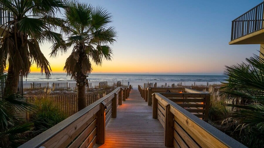 Palms 514- Beachfront Condo 2 2 5th Floor Beach Front Sleeps 8