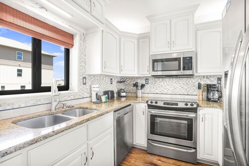 Gulf Village 214- Close to the Hangout Beachfront