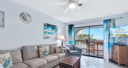 Las Palmas 114- Pool BBQ Short Walk to Beach