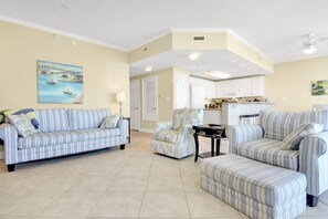 House | 2 bedrooms, Internet - Sanibel 306- Pool Beach Floor-2-ceiling Windows (Gulf Shores)
