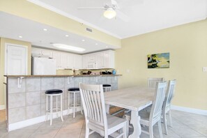House - Sanibel 306- Pool Beach Floor-2-ceiling Windows (Gulf Shores)