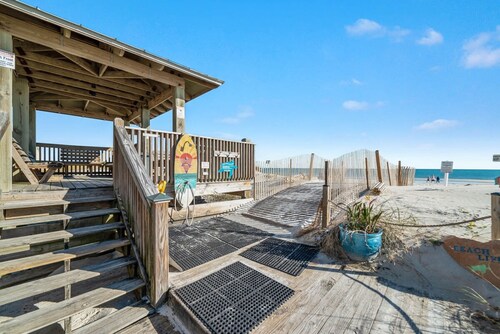 The Beach Front 601- Affordable Beachfront 2 Bedrooms 1 5 Baths Sleeps 6