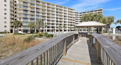 Seaside Beach 2103- Ground Level Beachside