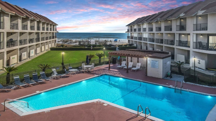 Gulfside Townhome 32 Two Bedrooms 2 5 Baths Townhouse w Pool