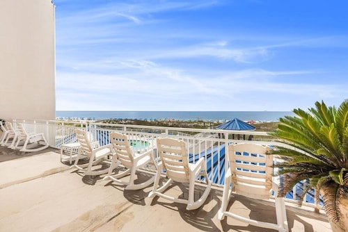 Sugar Beach153- 4 Pools Two Bedrooms 2 Baths Beach-side