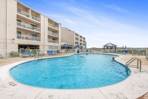 Apartment - Sugar Beach153- 4 Pools Two Bedrooms 2 Baths Beach-side (Orange Beach)