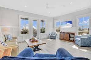 House - Porpoise-full Life Spacious 4 Bedroom Beach Home With Pool (Gulf Shores)