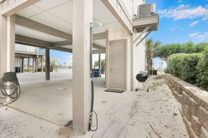 House - Life s Porpoise A Steps From Beach Pool (Gulf Shores)