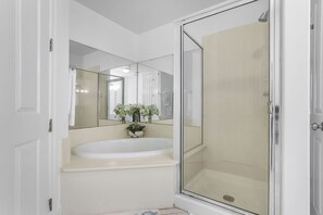 House - Regency Isle Beachfront Bliss Amazing Views 2 Bedrooms (Orange Beach)