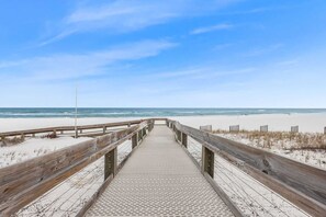 2 bedrooms, Internet - Phoenix I 1112-11th Floor Splash pad Beachfront 2 Bedrooms 2 Baths (Orange Beach)