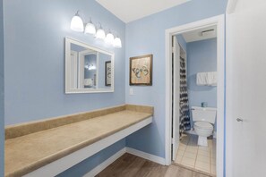 House | 2 bedrooms, Internet - Sea Oats 102c- Beach View Pool 25 Steps to Beach (Gulf Shores)