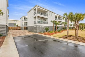 House - Sweet Mama s 4 Bedrooms 4 Baths Cottage Beach Access Pool Sleeps 12 (Gulf Shores)