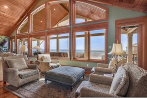 House - The Gayosa House 9BR Beachfront Oasis With Private Pool Hot Tub (Orange Beach)