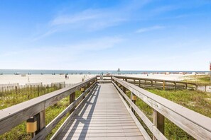 House - Pelican Pointe 301- Corner Unit 3rd Floor Gulf-front (Orange Beach)