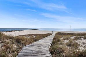 House - Grand Pointe 411 3 Bedrooms 3 and a Half Baths Direct Beach Front (Orange Beach)