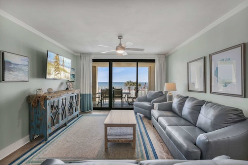 Windward Pointe 304- Pristine Amenities Galore