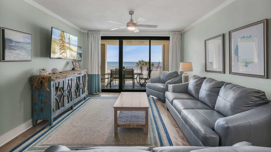 Windward Pointe 304- Pristine Amenities Galore