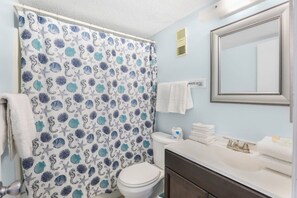 House - Island Wind West 177 Next to Hangout Pool (Gulf Shores)